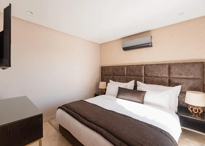 Avenue Suites Hotel