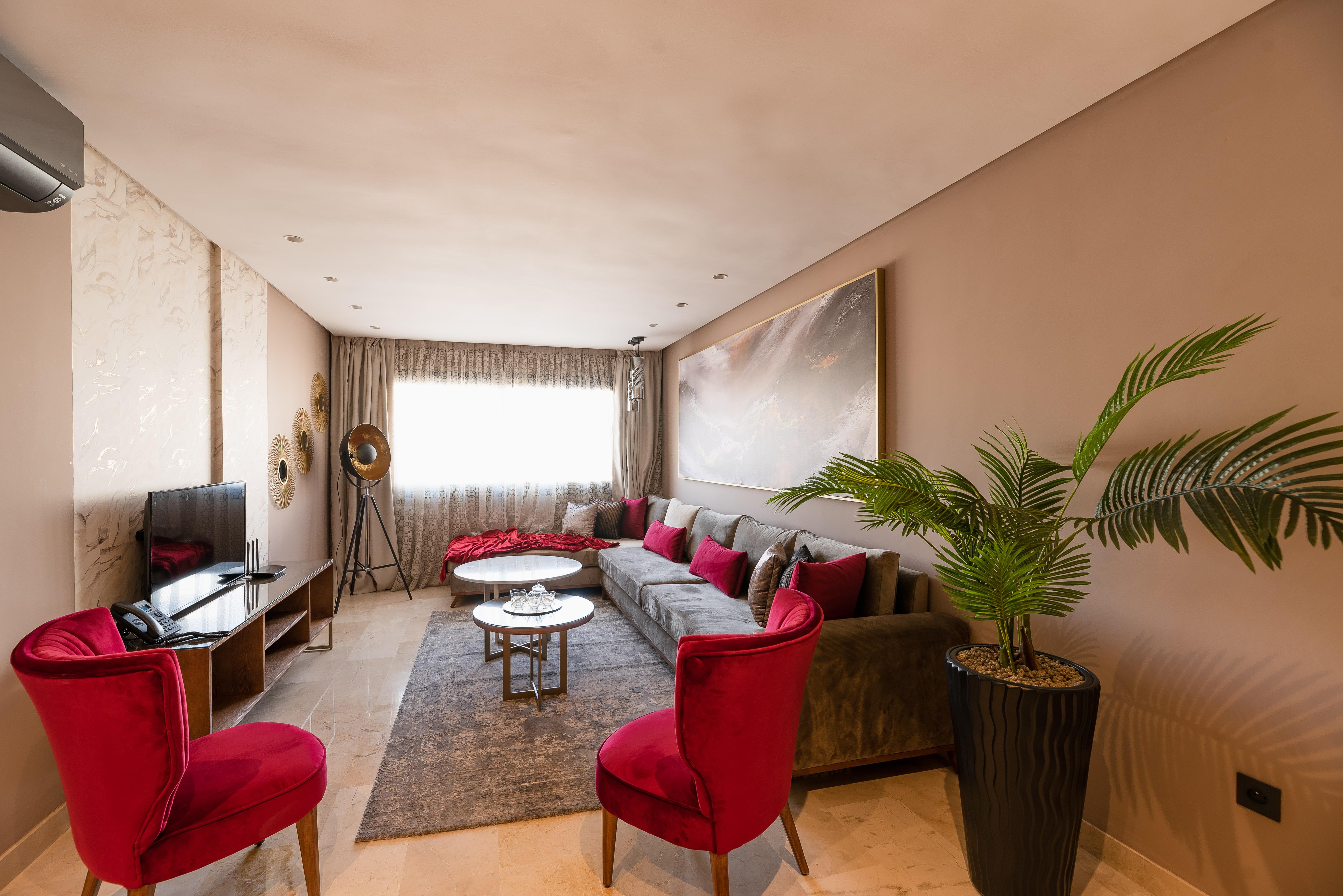 Avenue Deluxe Hotel