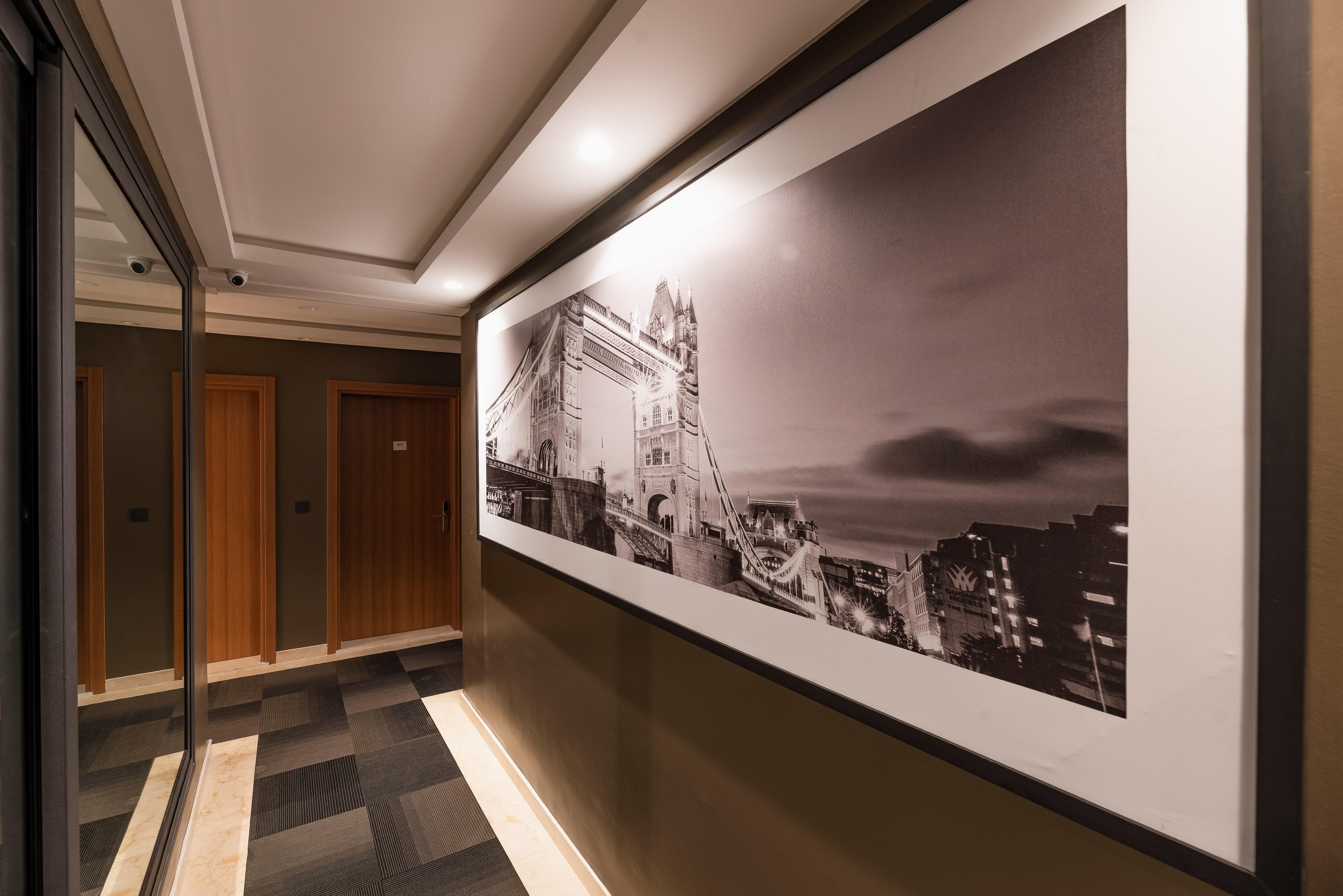 Hotel Avenue Deluxe 4*